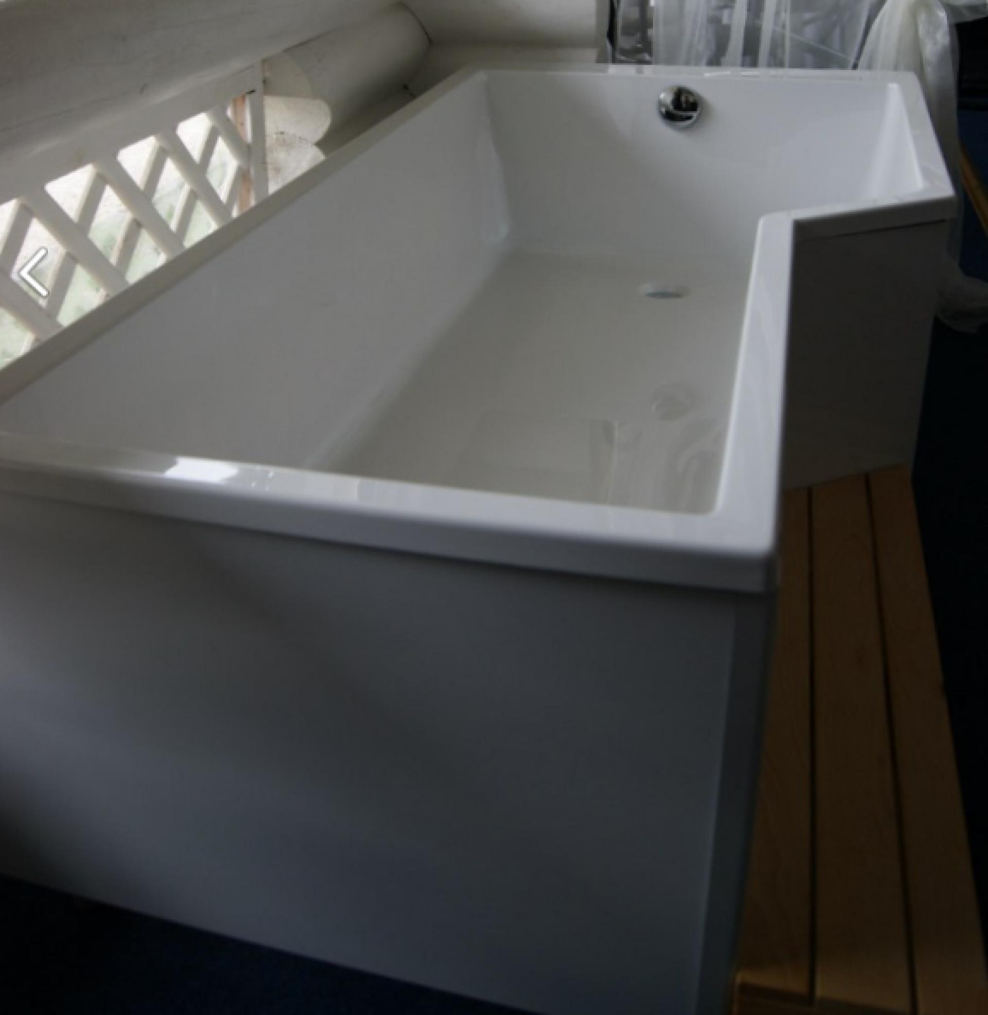 Фото Акриловая ванна Jacob Delafon Bain Douche NEO 150x80 E6D119L-00