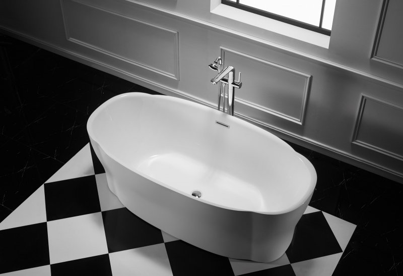 Фото Акриловая ванна BelBagno 170x85 BB403-1700-850
