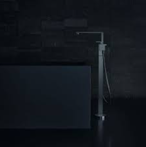 Фото Напольный смеситель для ванны Axor Edge 46441000 с душевым гарнитуром
