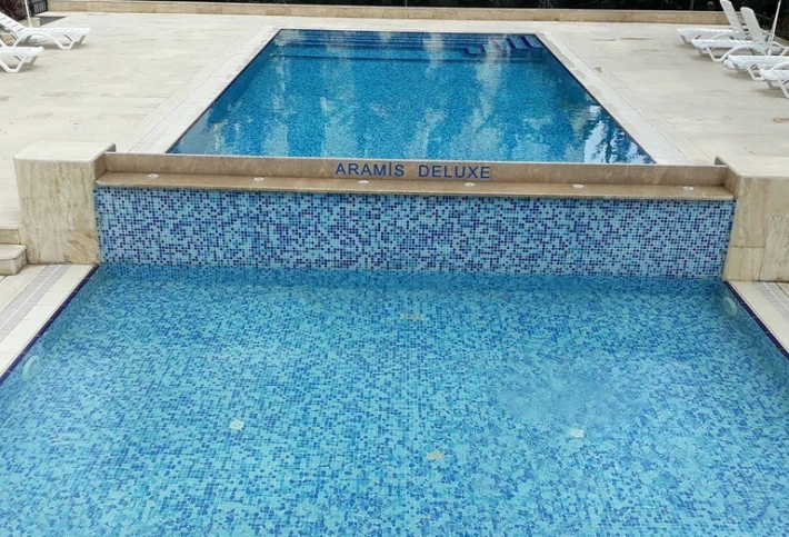 Aram Deluxe