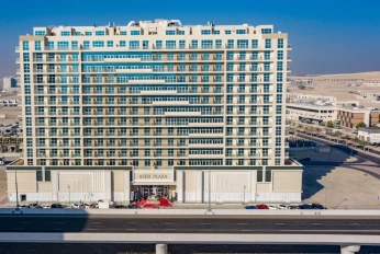 Azizi Plaza