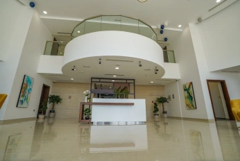 Azizi Plaza