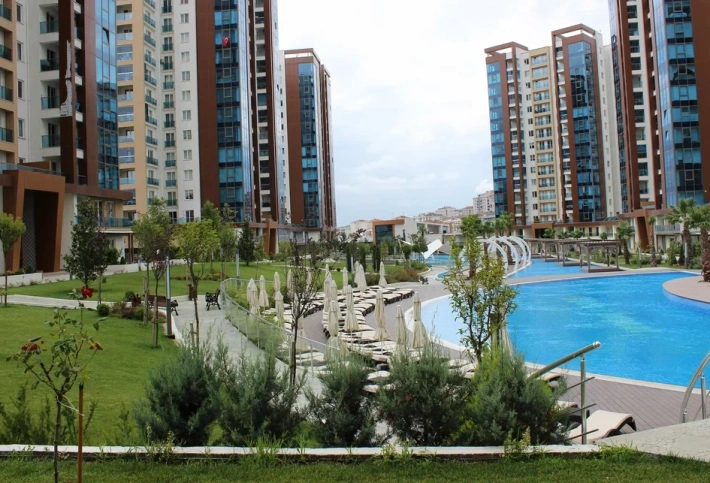 Demir Romance