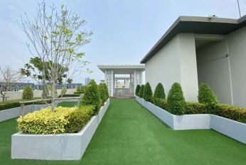 Dusit Grand Park 2