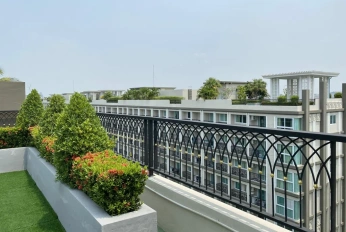 Dusit Grand Park 2