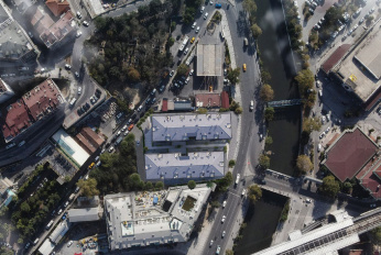 Современный жилой комплекс с террасами и сервисом