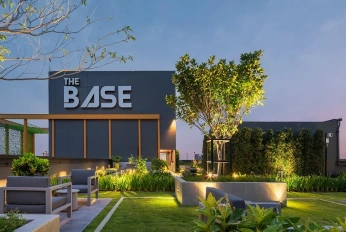THE BASE Phetchaburi — Thonglor