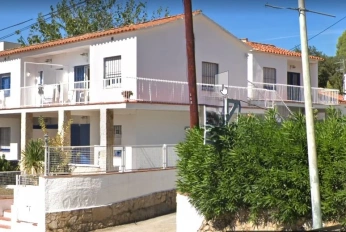 Жилой комплекс Edificio de 10 apartamentos para reformar en Castell Platja d Aro en la Costa Brava