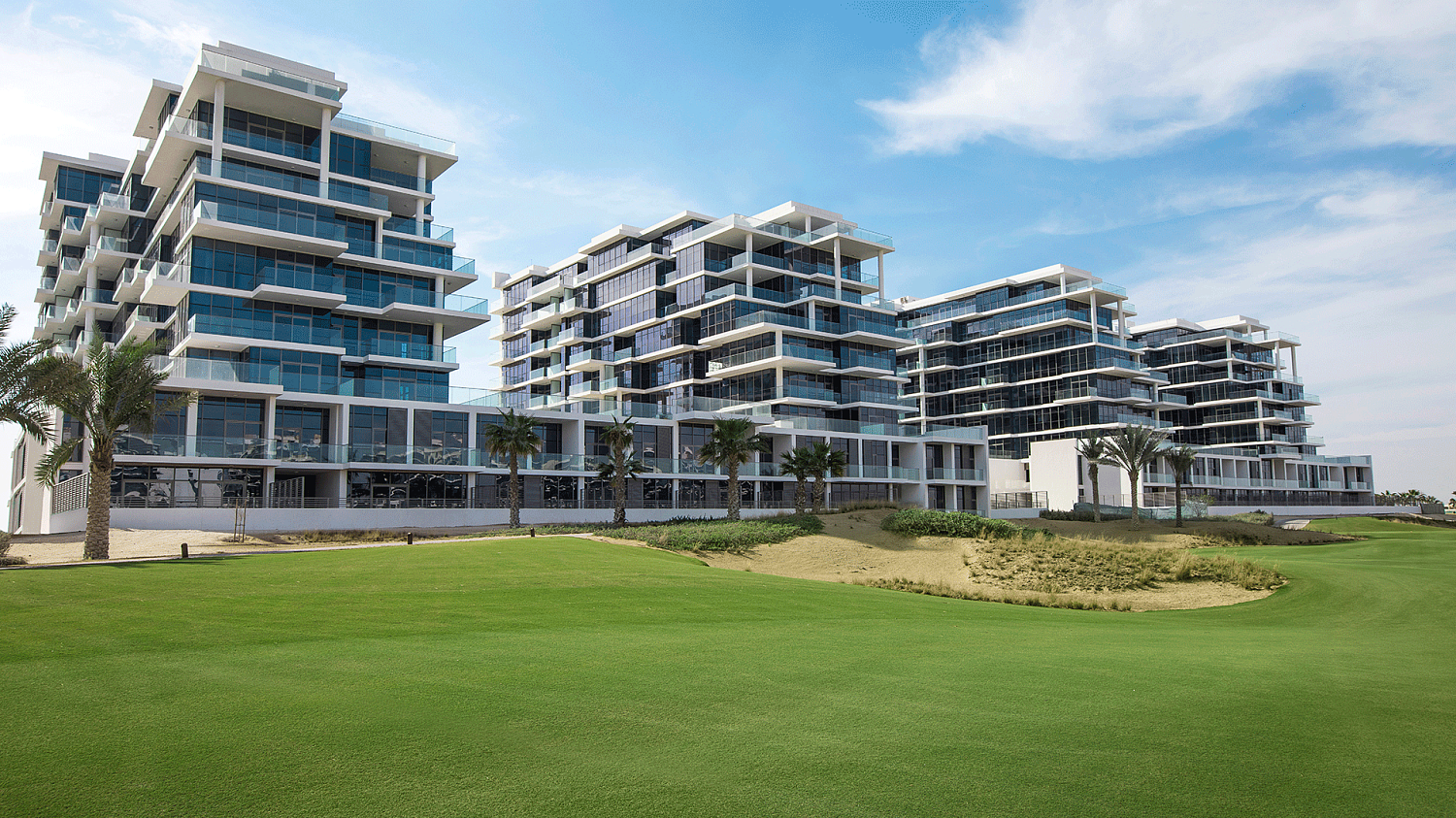 Фото DAMAC Hills - Golf Horizon