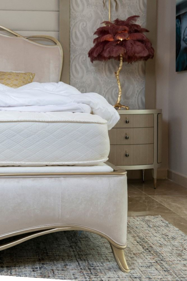 Фото Матрас Queen Size