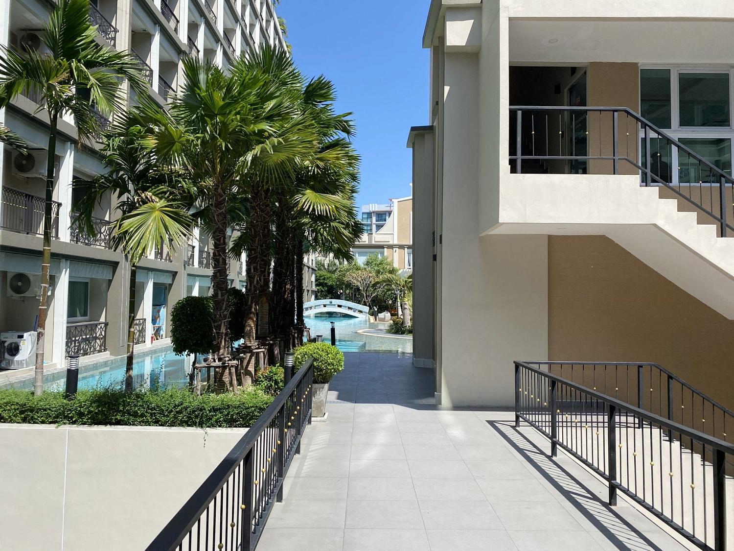Фото Dusit Grand Park 2