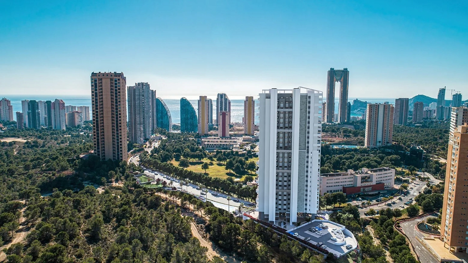 Жилой комплекс      Eagle Tower by TM