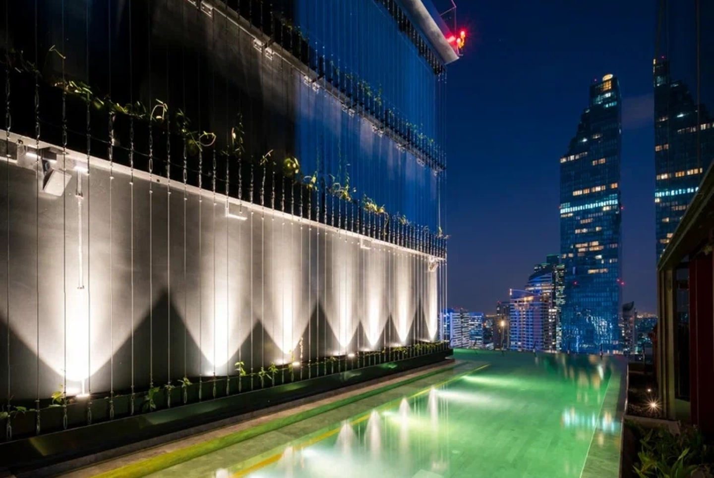 Ashton Silom