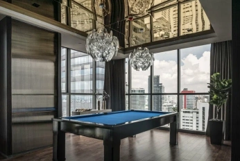 Ashton Silom