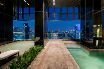 Ashton Silom