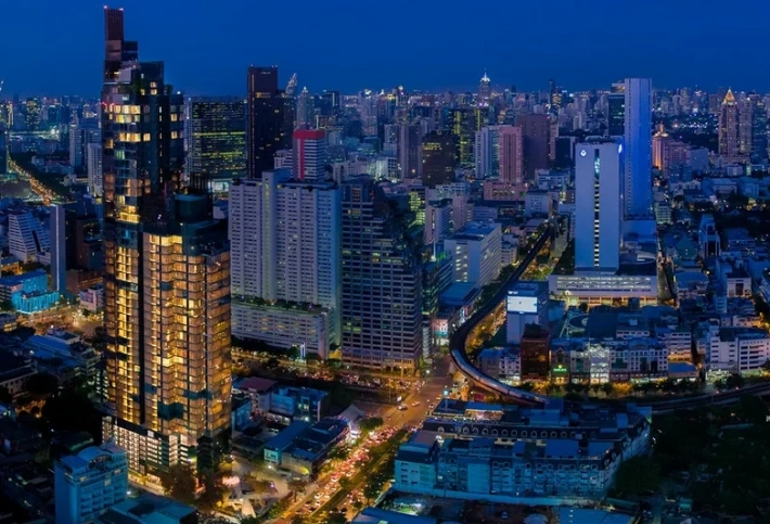 Ashton Silom